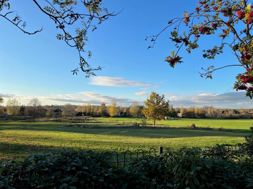 LIFESTYLE MILHAM FORD ECO PARK5.jpg