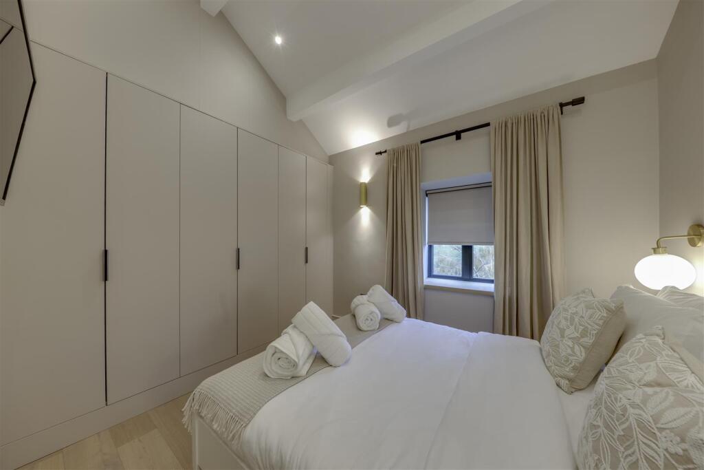 The Farmhouse - Bed 2