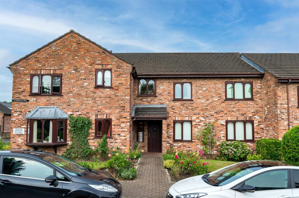 Cyril Bell Close-29.jpg