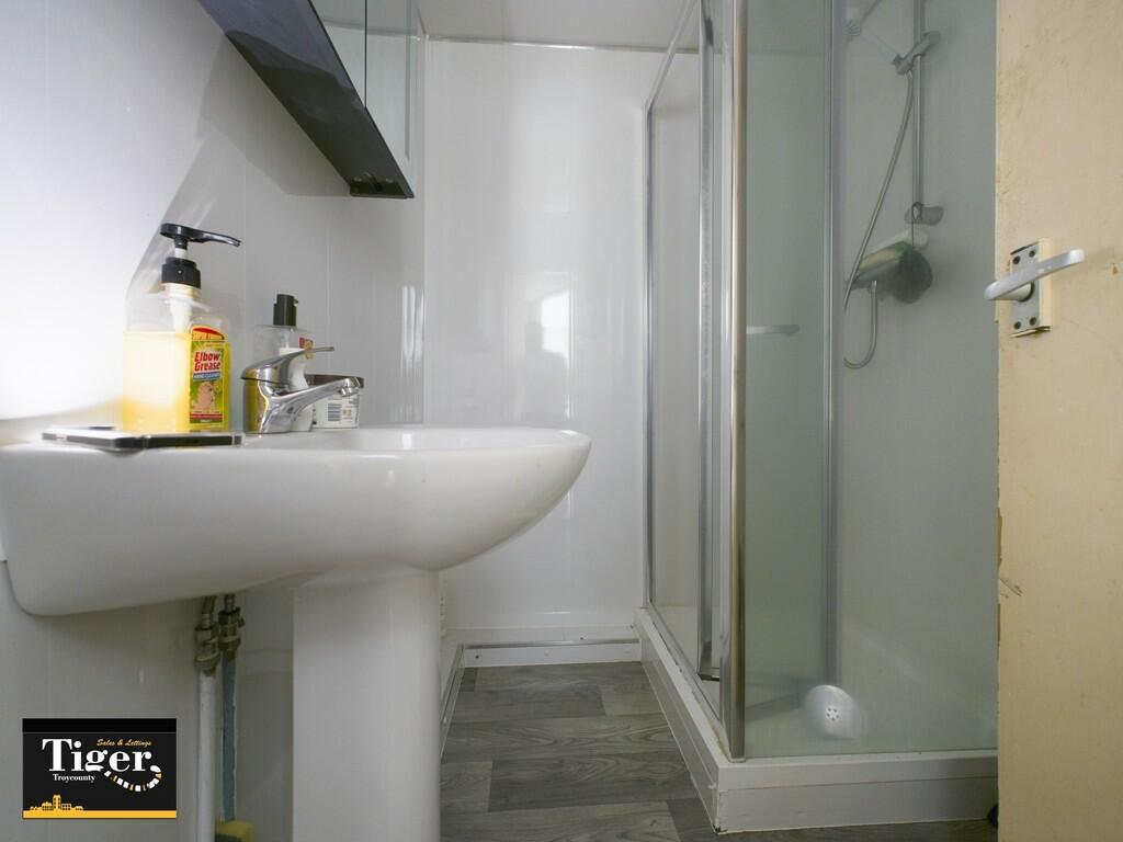 CAM02176G0-PR0293...