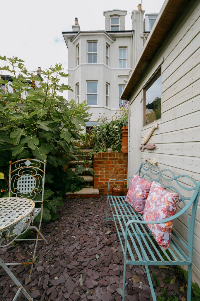 CROFT-QUARRYROAD-HASTINGS-GARDEN-7