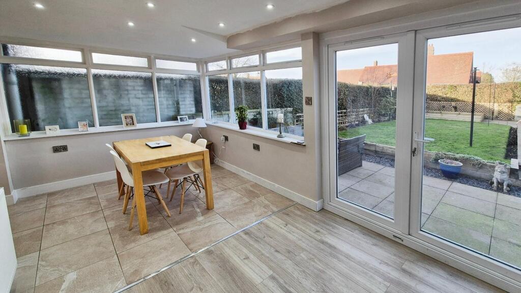 DINING AREA/FAMILY ROOM