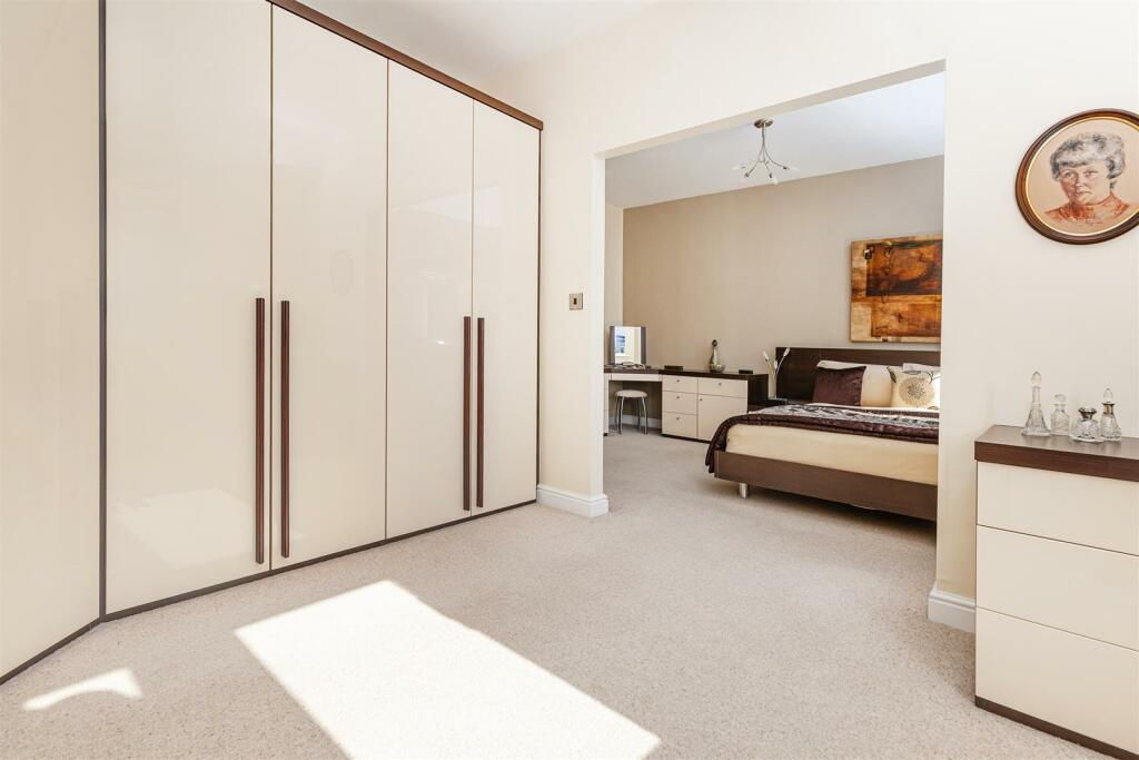 Bramleys Estate Agents - Long Lane - Honley (29).j