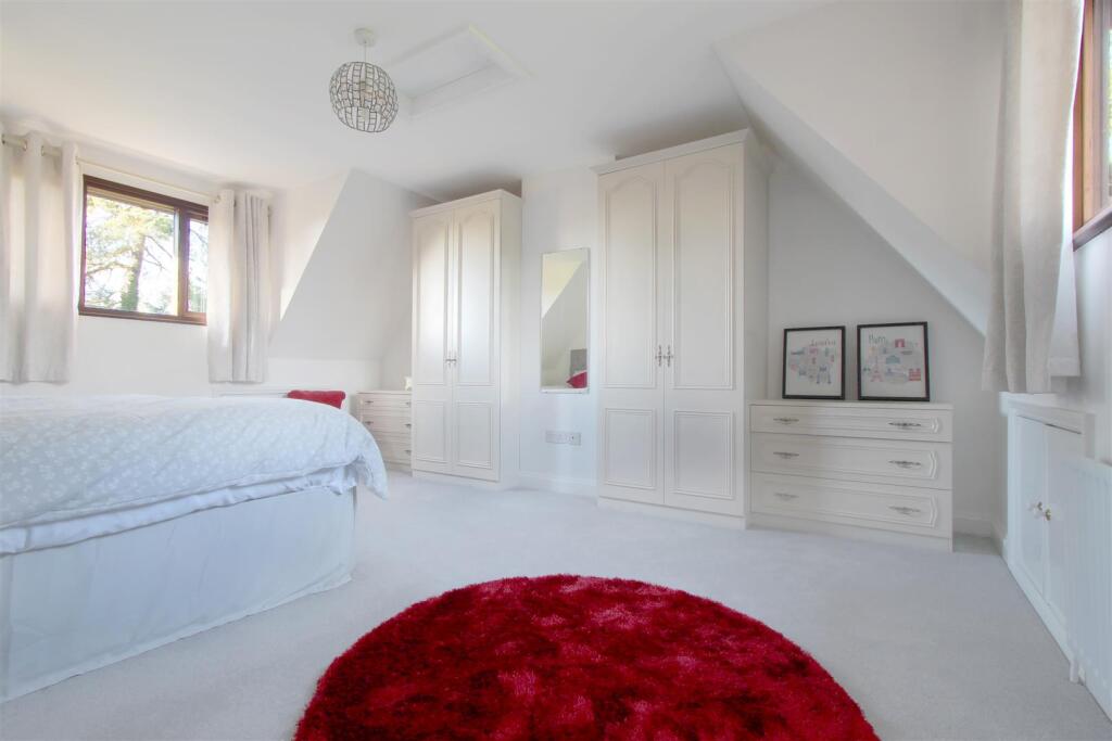 Bedroom 2a.jpg