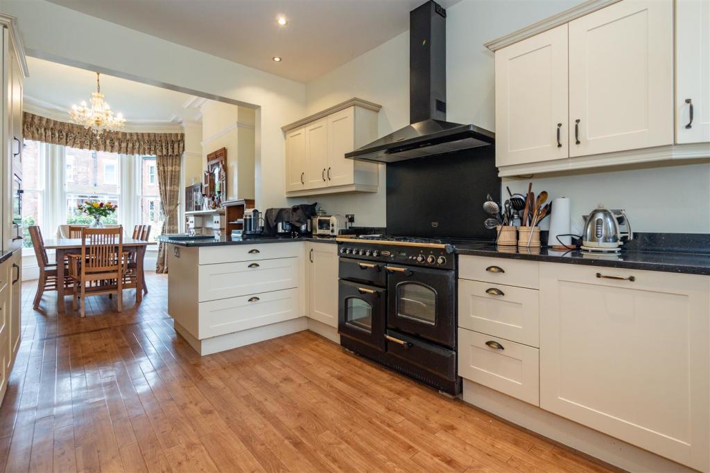 Kitchen Aspect 2.jpg