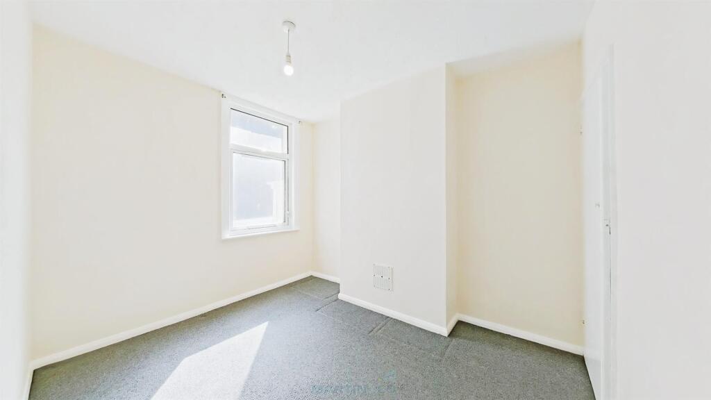 4ea13e7a-Bedroom 20 283 29.jpg