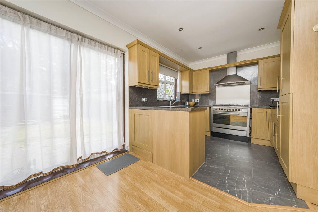 Kitchen/Breakfast Rm