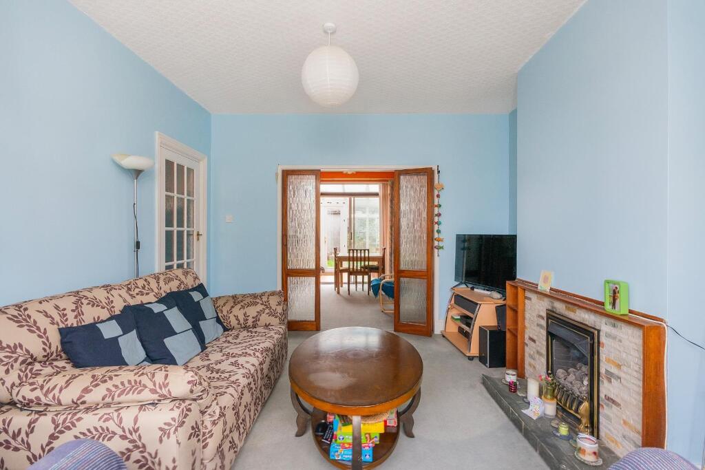 1F7A0HD - Living Room A.jpg