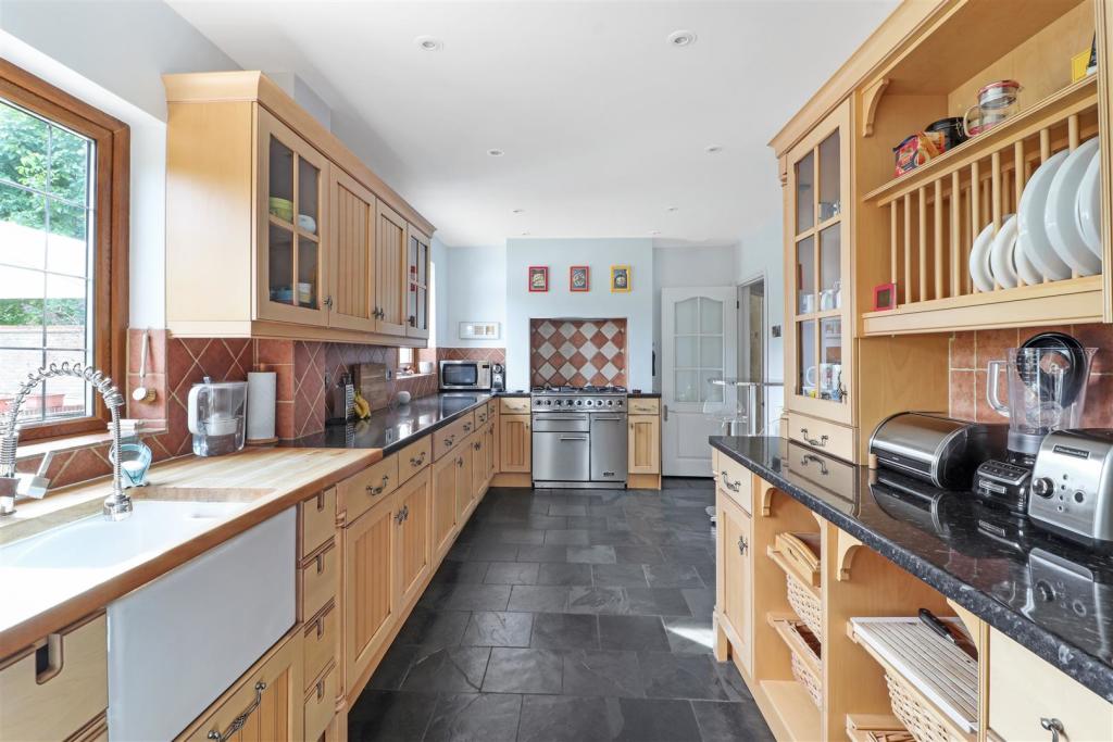 Kitchen-Breakfast.jpg