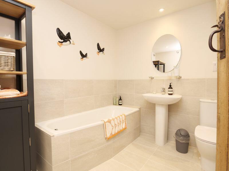 Photo 12