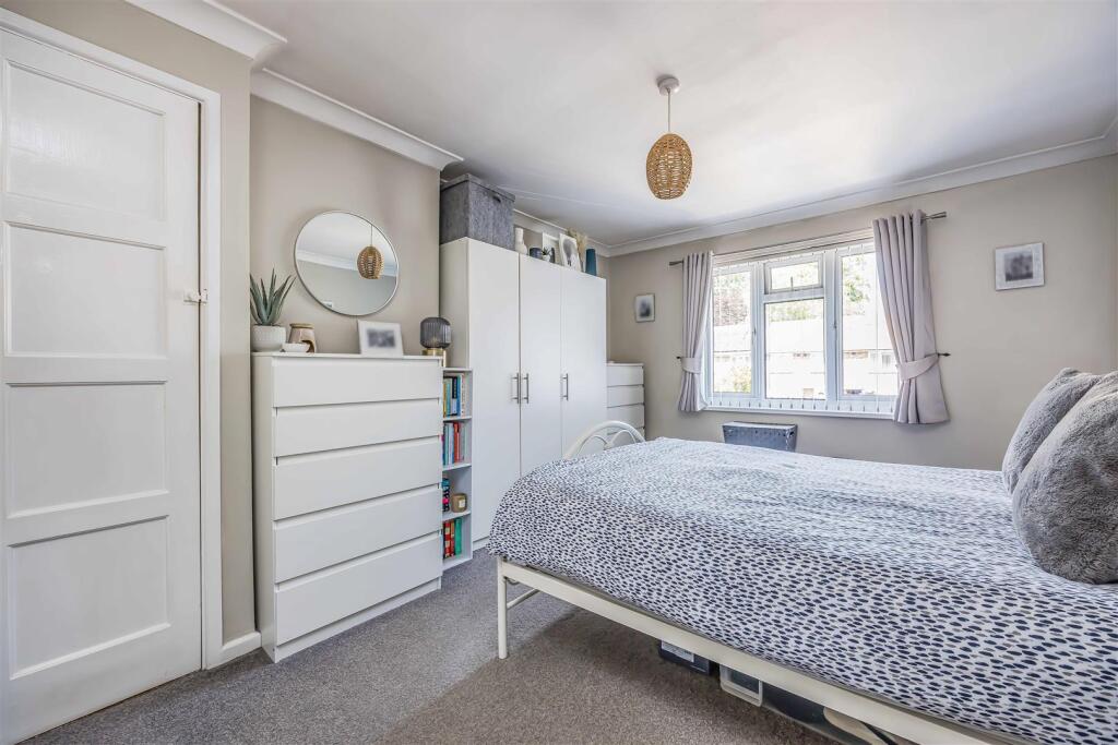 33 Billy Lawn Avenue, Havant-Small-PorticoMarketin
