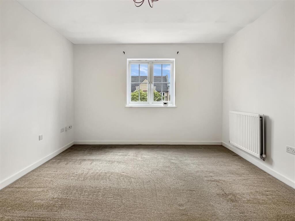 Living / Dining Room (2)