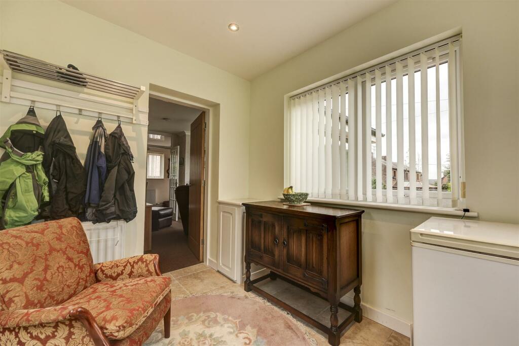 Porch/Utility/Sunroom