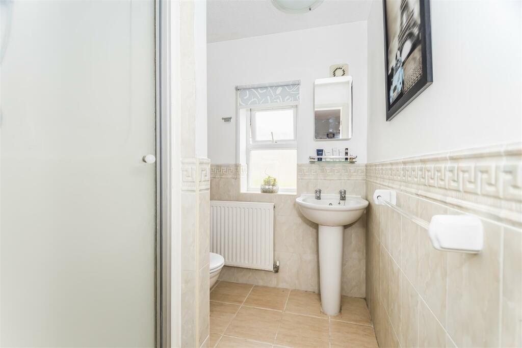 EN-SUITE TO BEDROOM 1