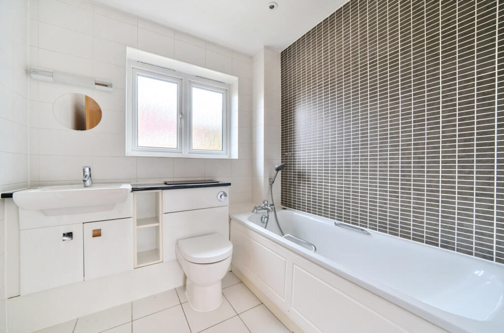 1342380-12-68a5a3...