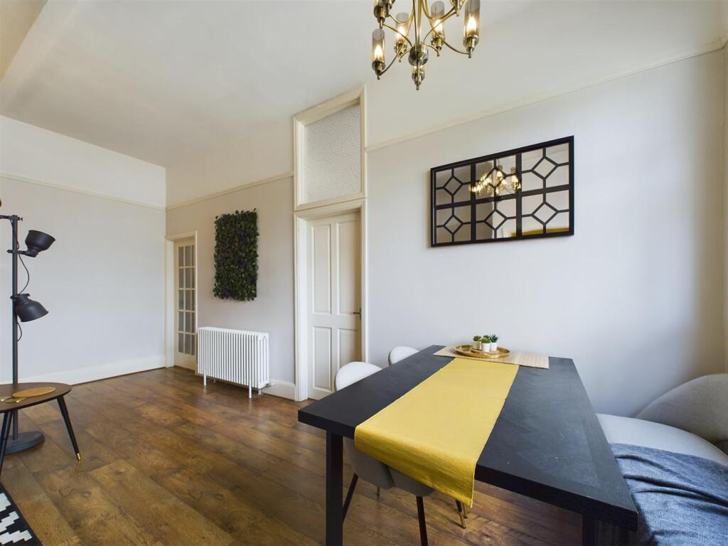 Lounge/Kitchen