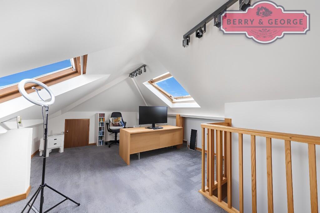 ATTIC ROOM / BED 3