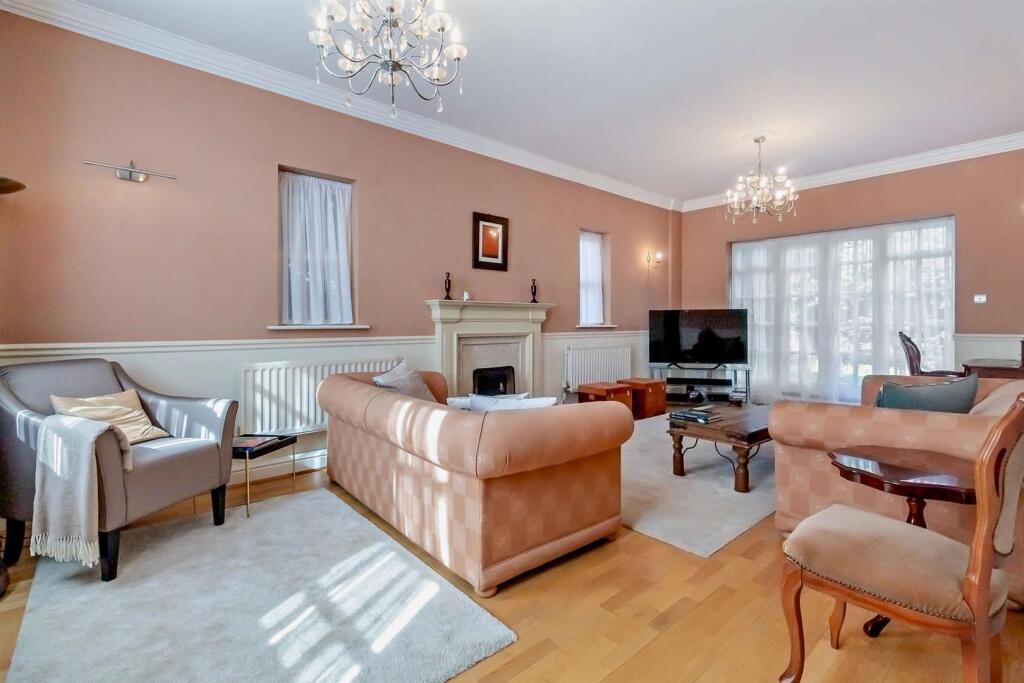 8665184-interior06-800.jpg