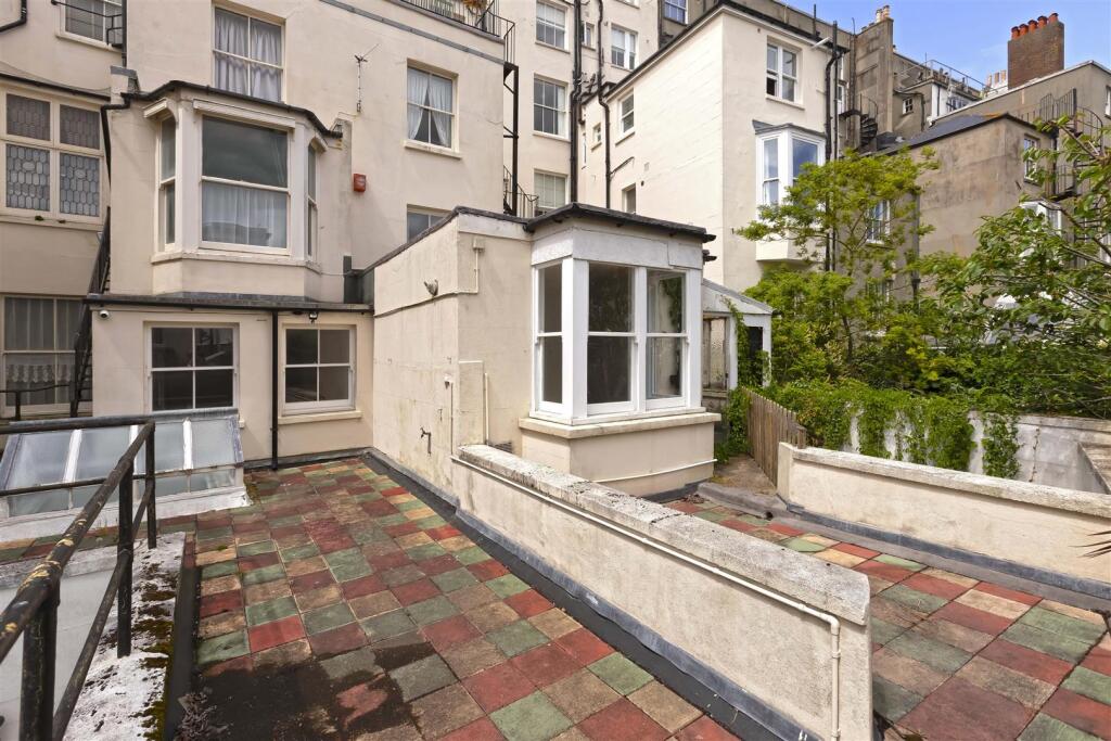 Adelaide Crescent_30.jpg