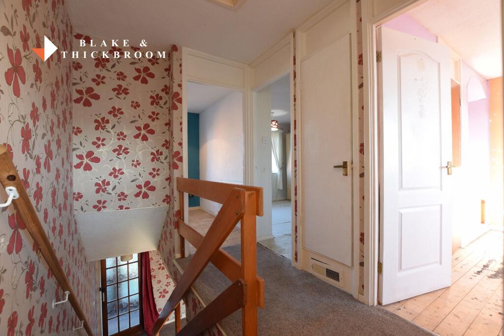 FIRST FLOOR LANDING