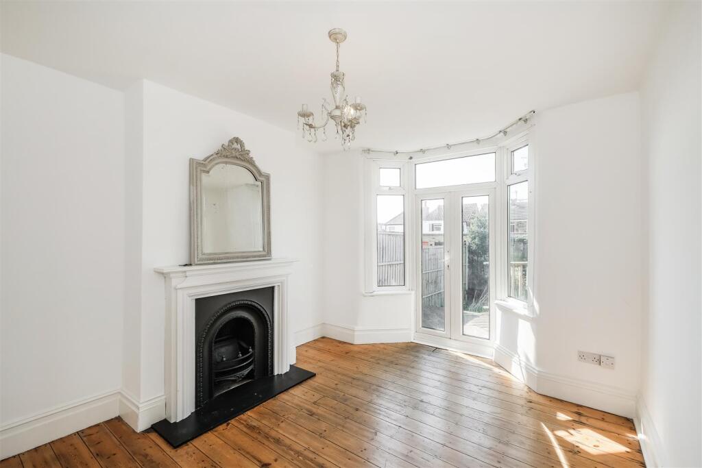 reception room 1.jpg