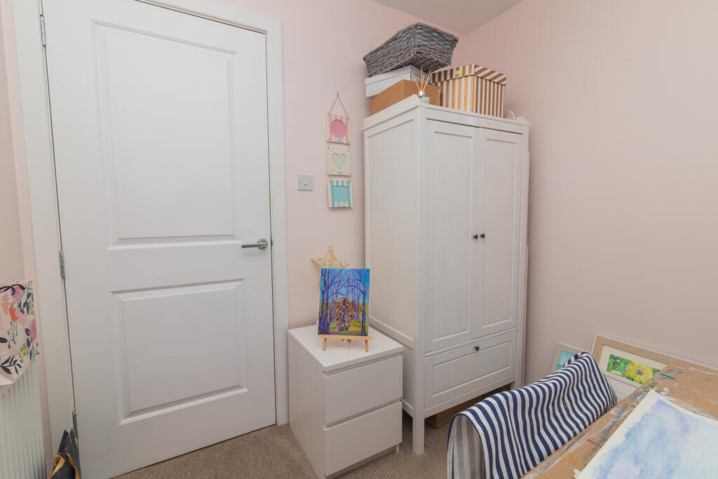 19 Accord avenue Paisley  PA2 7DN 3L-14