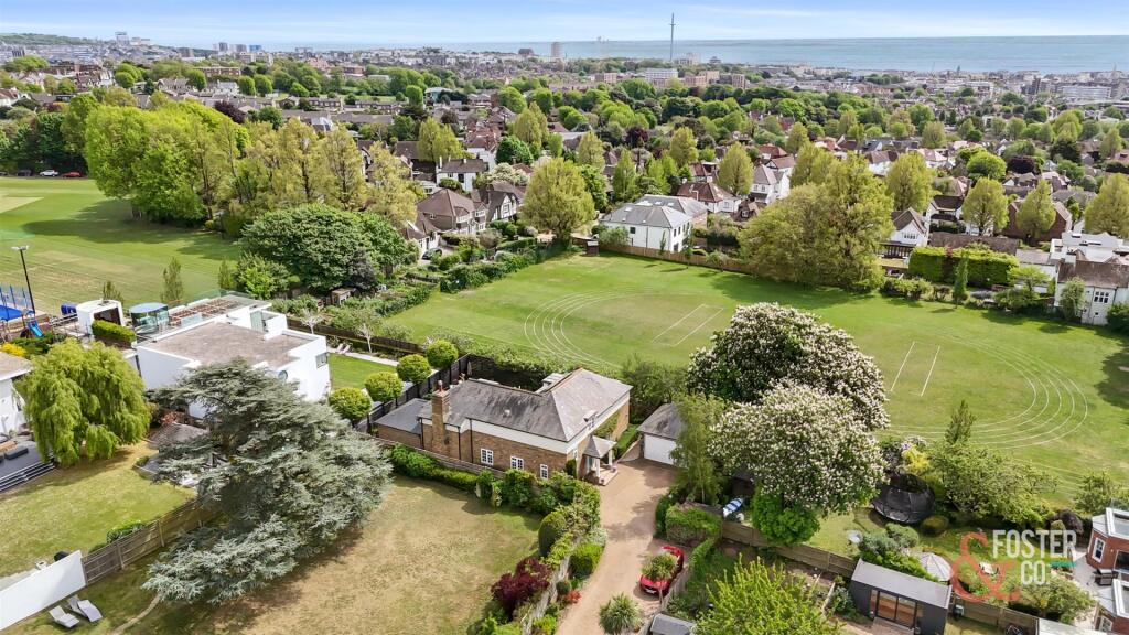 The Droveway, 22A-033.JPG