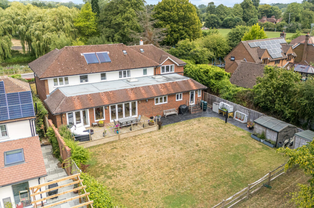 1327992-5-68822ae...