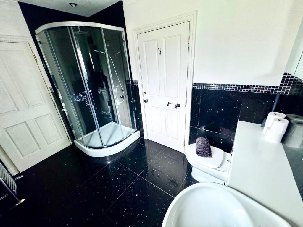 En Suite Shower Room