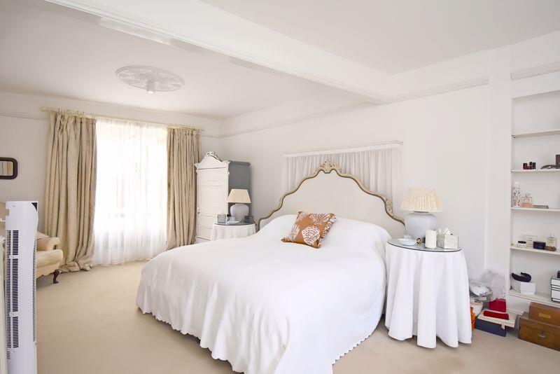 Principal bedroom 