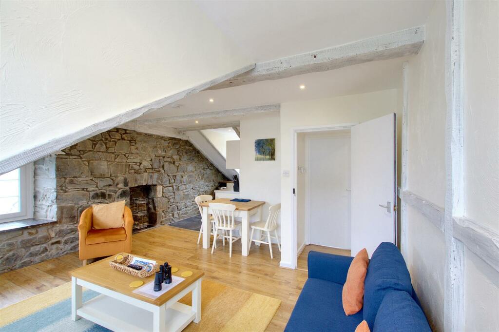 lounge/kitchen/dining room