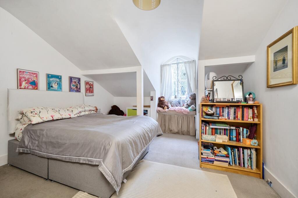 1303656-2-683ec43...