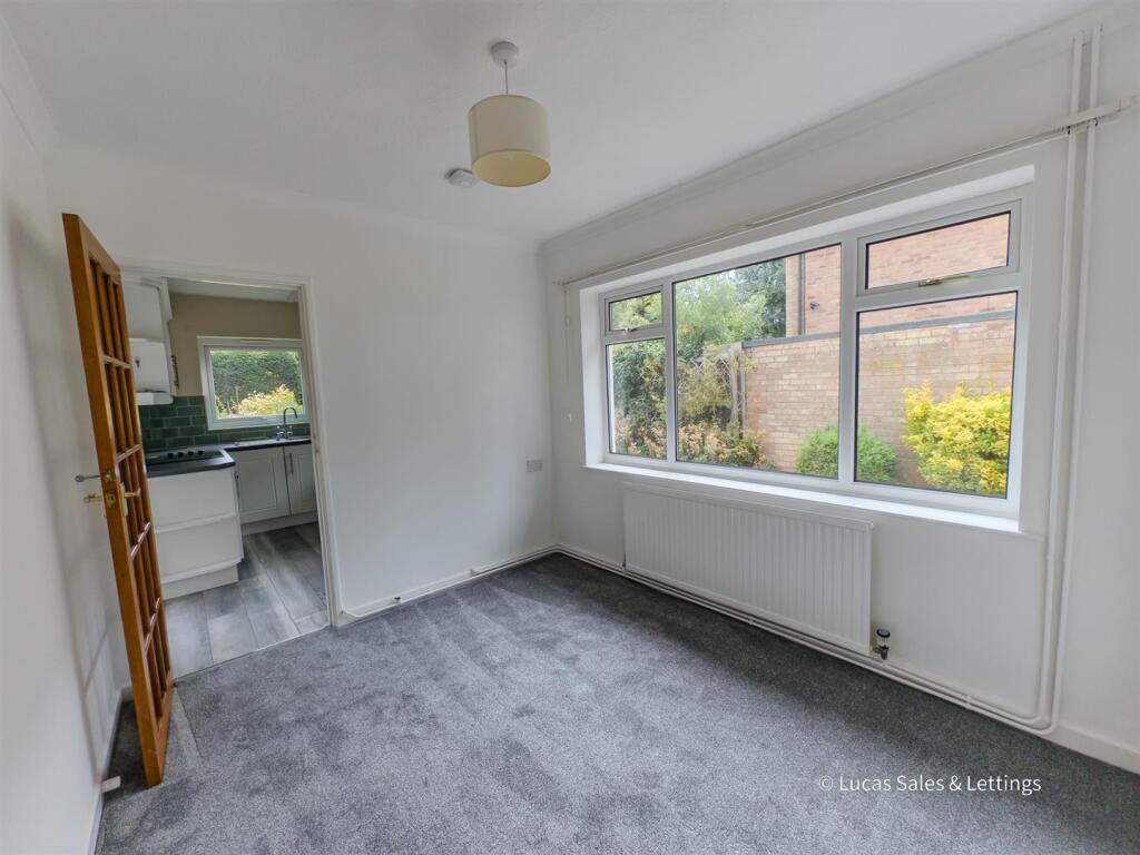 112 Gipsy Lane Kettering-12.jpg