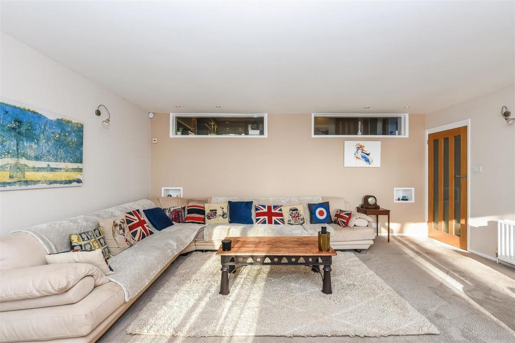 Large Lounge