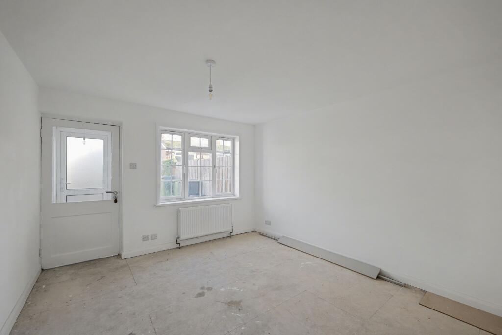 69 Headley Road, Liphook, Hampshire, GU30 7PR
