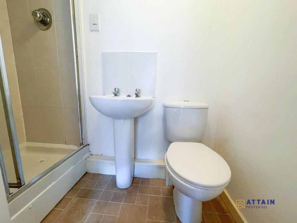 En-Suite Bathroom.jpg