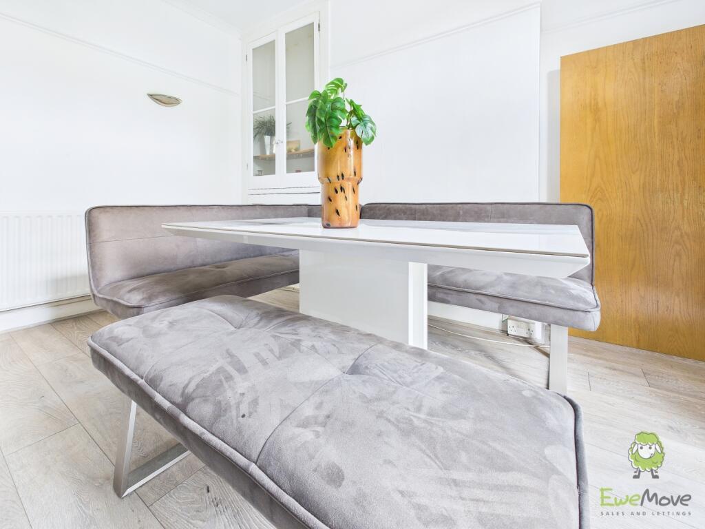 CAM01543G0-PR0161-STILL020