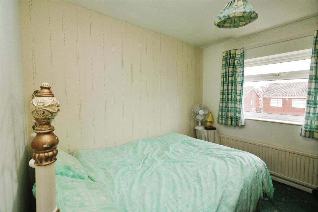 REAR BEDROOM