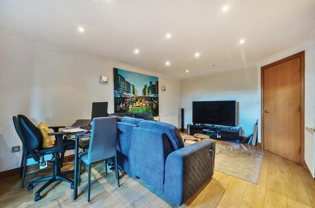 1316374-16-686679...