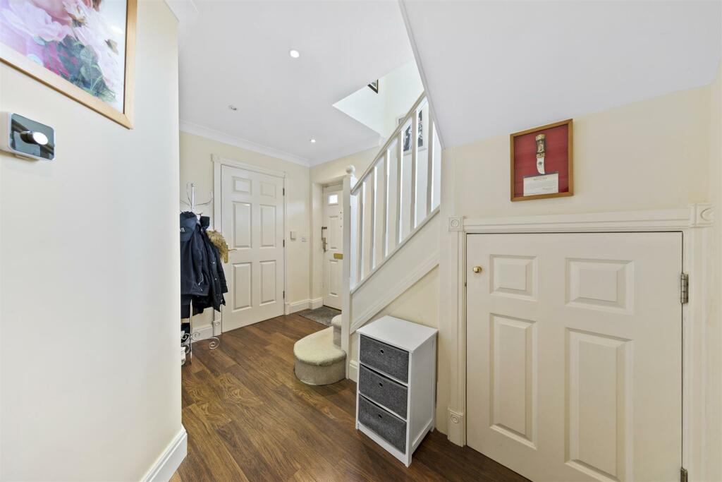 52GarwoodCresWeb11.jpg