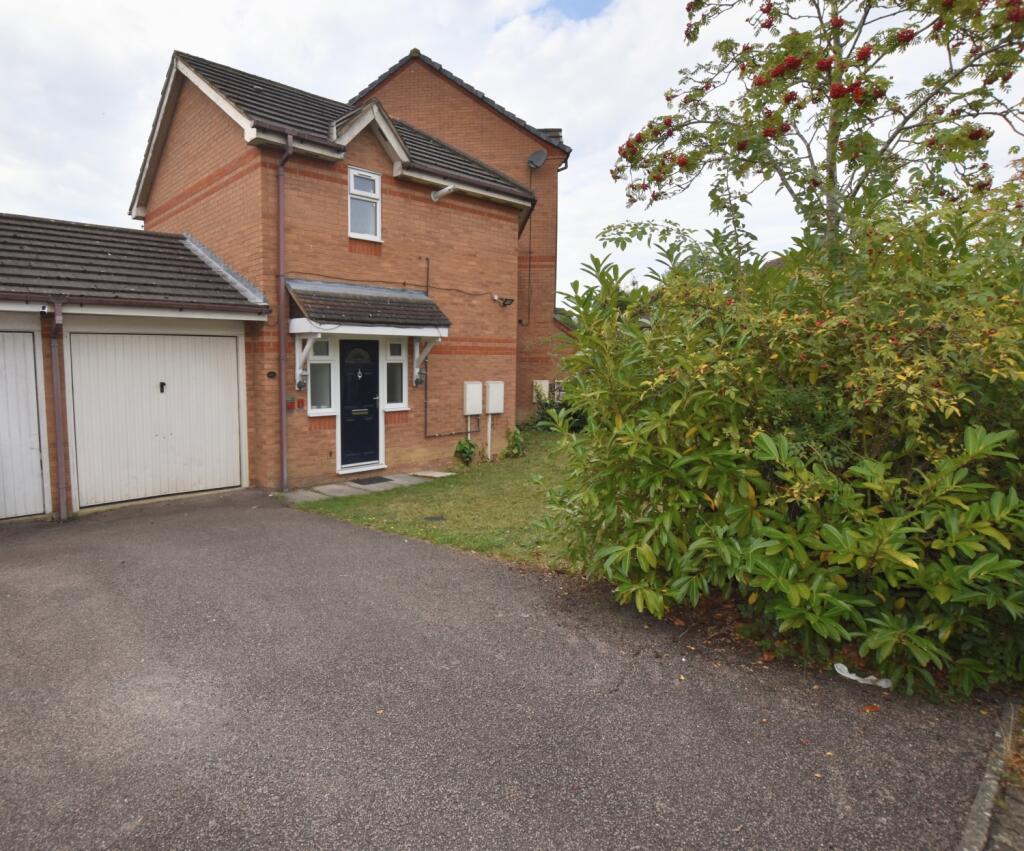 40 Rhodes Place driveway