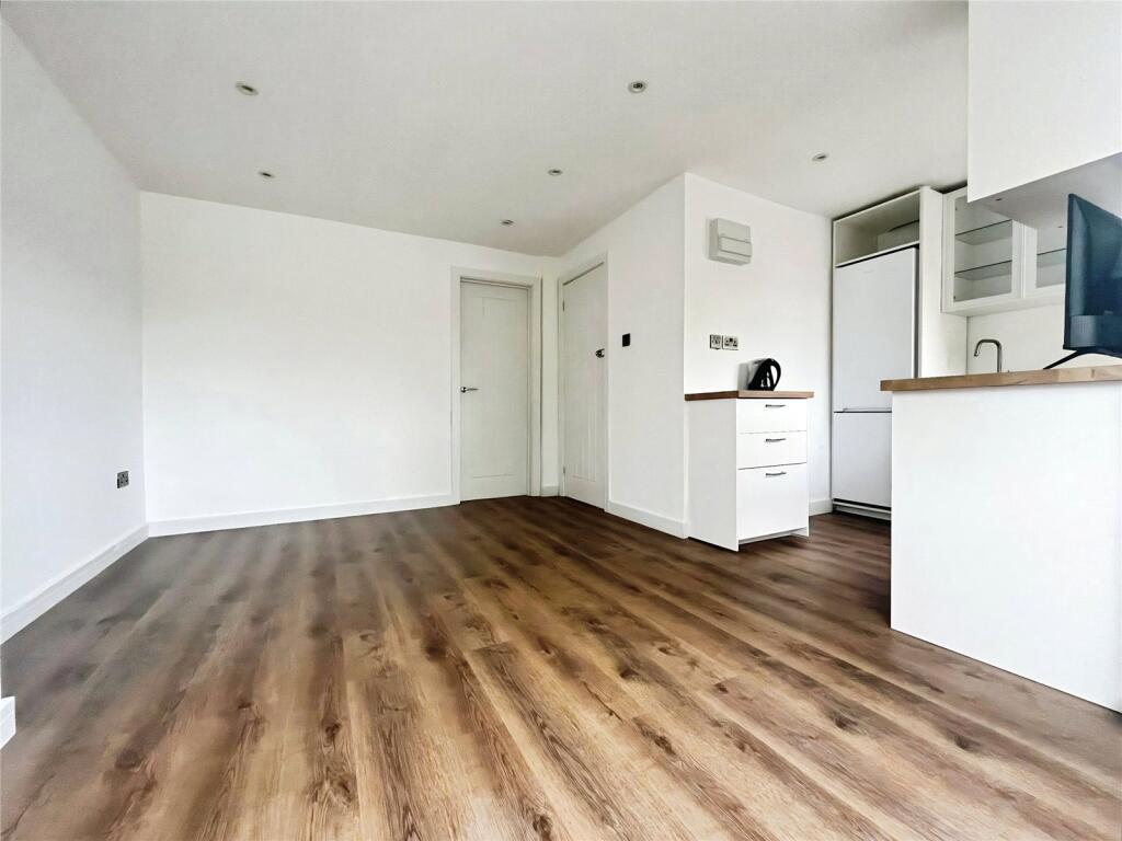 Kitchen/Reception