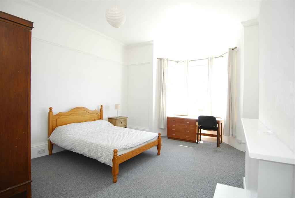 36LipsonRd009.JPG