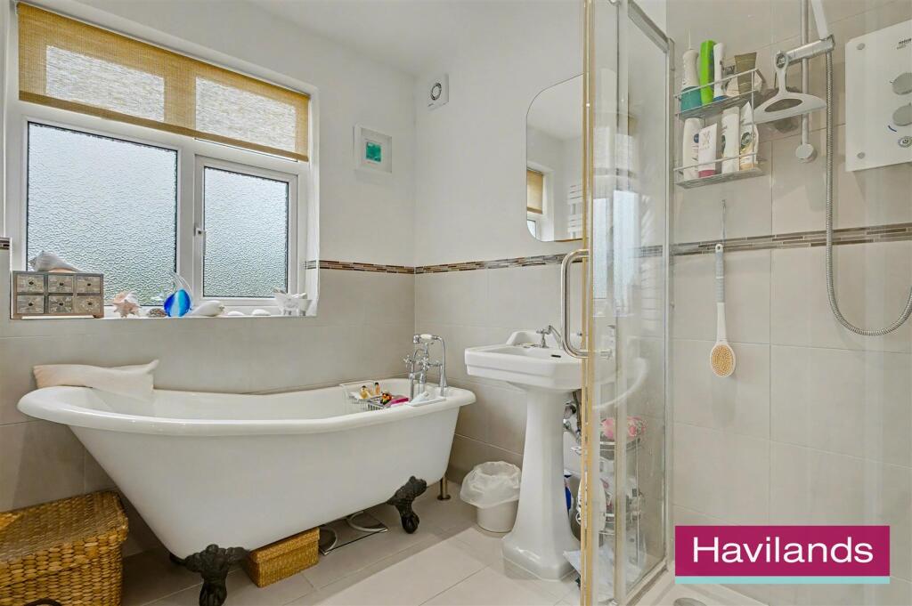 Bincote Road EN2-5.jpg