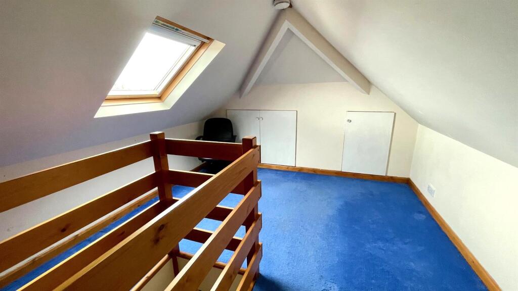 ATTIC ROOM