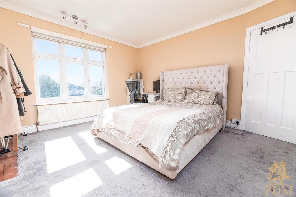 5 Balmoral Crescent Nottingham NG8 2DQ