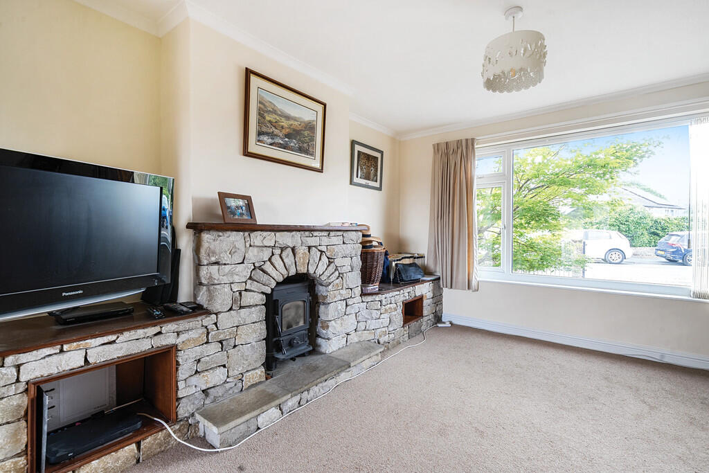 Living/Dining Roo...