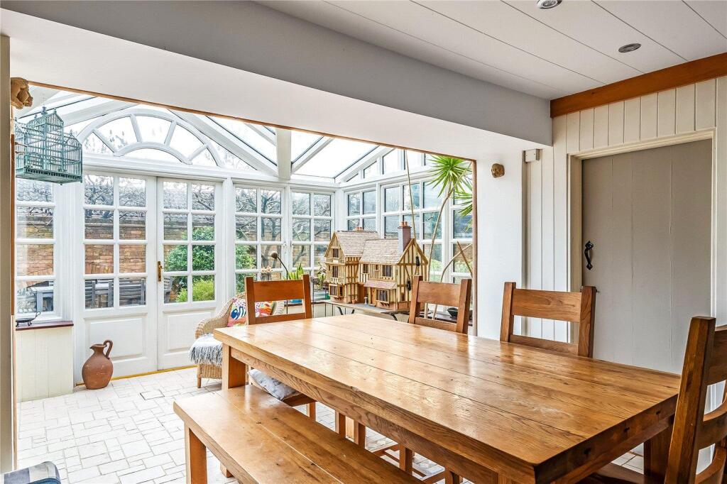 Breakfast Room