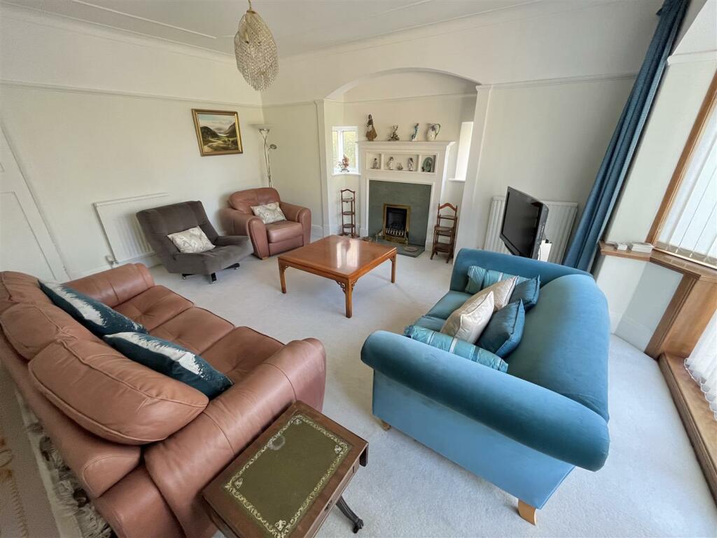 Lounge Aspect 3.jpg