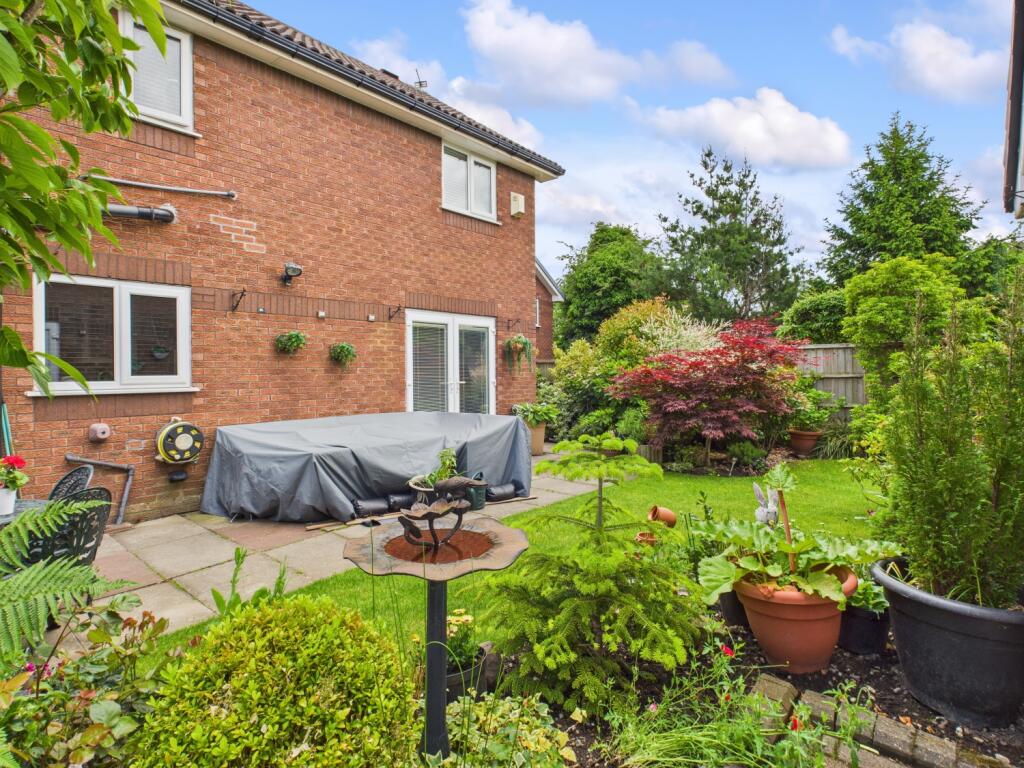 CAM03729G0-PR0056-STILL008